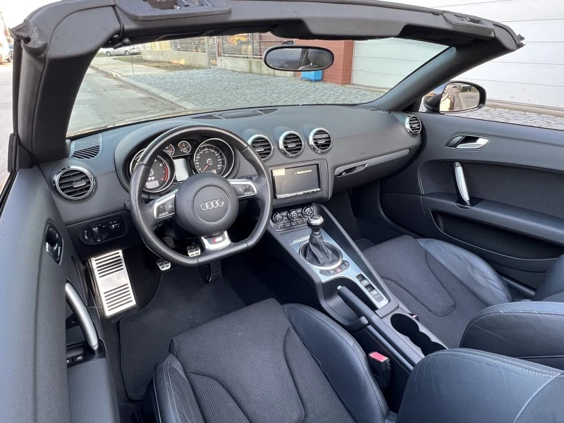 Audi Tt 1.8T-КАБРИОЛЕТ-ШВЕЙЦАРИЯ-TOP, снимка 13 - Автомобили и джипове - 39137250