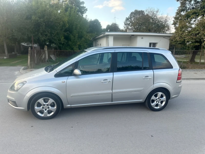 Opel Zafira 1.9CDTI, снимка 2 - Автомобили и джипове - 47388950