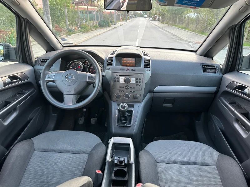 Opel Zafira 1.9CDTI, снимка 8 - Автомобили и джипове - 47388950