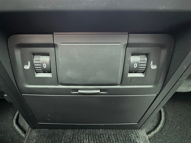 VW Passat 2.0 TDI FULL, снимка 14 - Автомобили и джипове - 52874682