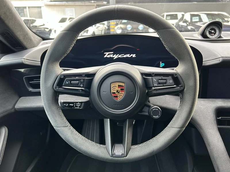 Porsche Taycan GTS/RearAxlesteering/BOSE/SurroundView - изображение 9