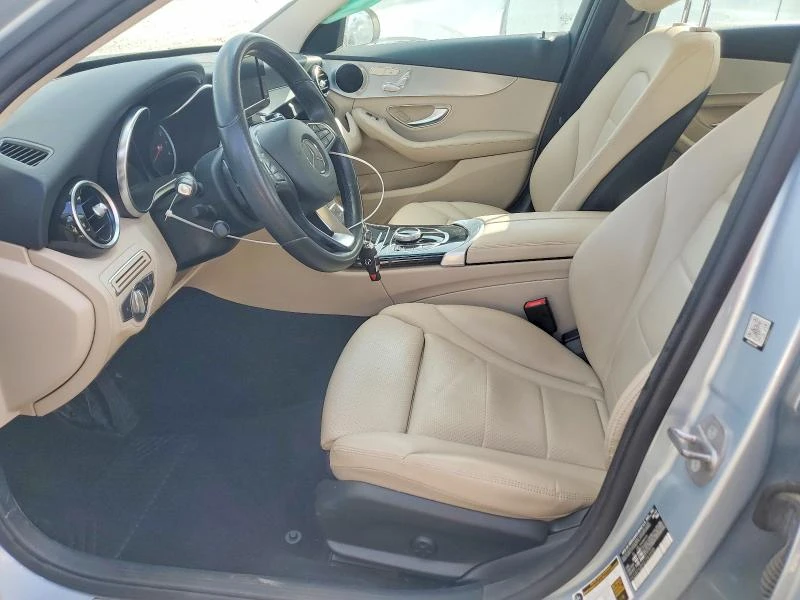 Mercedes-Benz C 300 2.0L 4 REAR WHEEL DRIVE, снимка 8 - Автомобили и джипове - 53865825