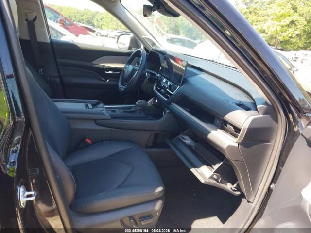 Toyota Grand Highlander LIMITED* AWD* КОЖА* ПОДГРЕВ* ОБДУХВАНЕ* 360* NAVI*, снимка 5 - Автомобили и джипове - 55462855