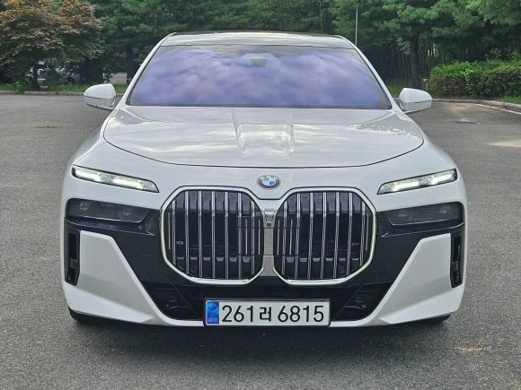 BMW 740 XDRIVE | M SPORT | TV SCREEN