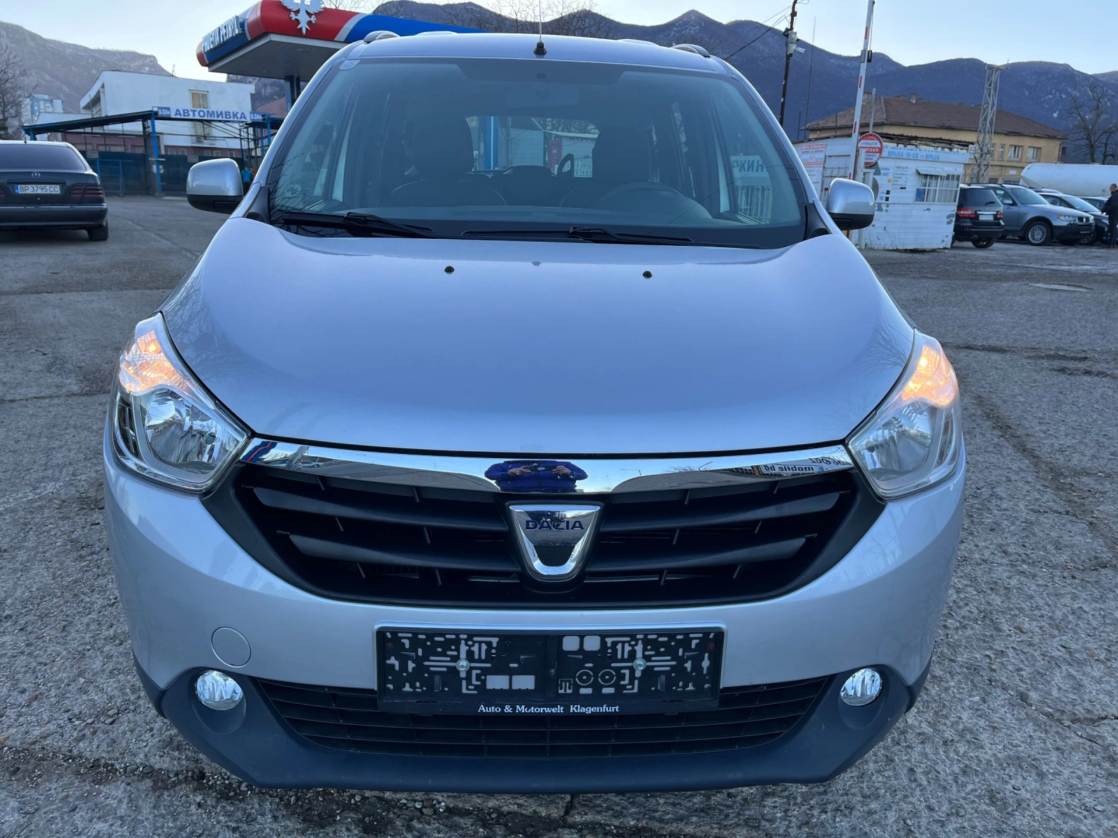 Dacia Lodgy 1.2-115ps - изображение 2