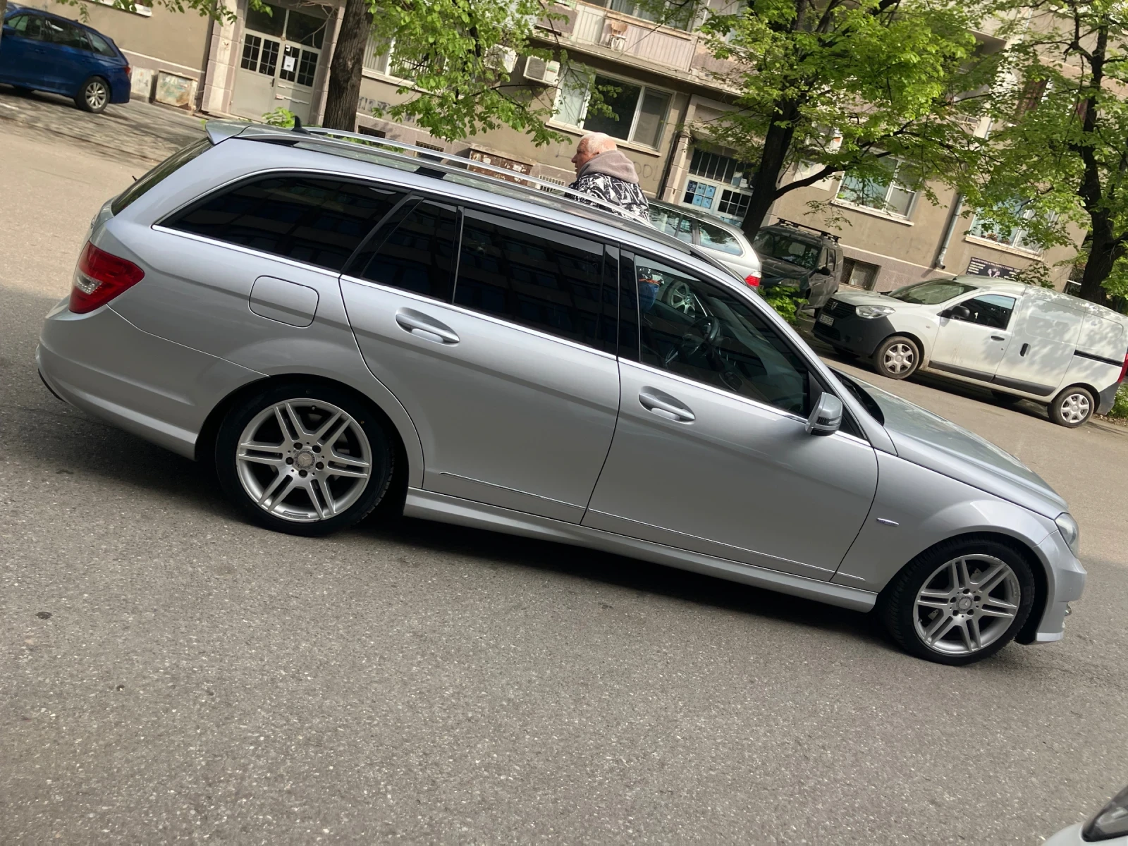 Mercedes-Benz C 220 AMG - изображение 2