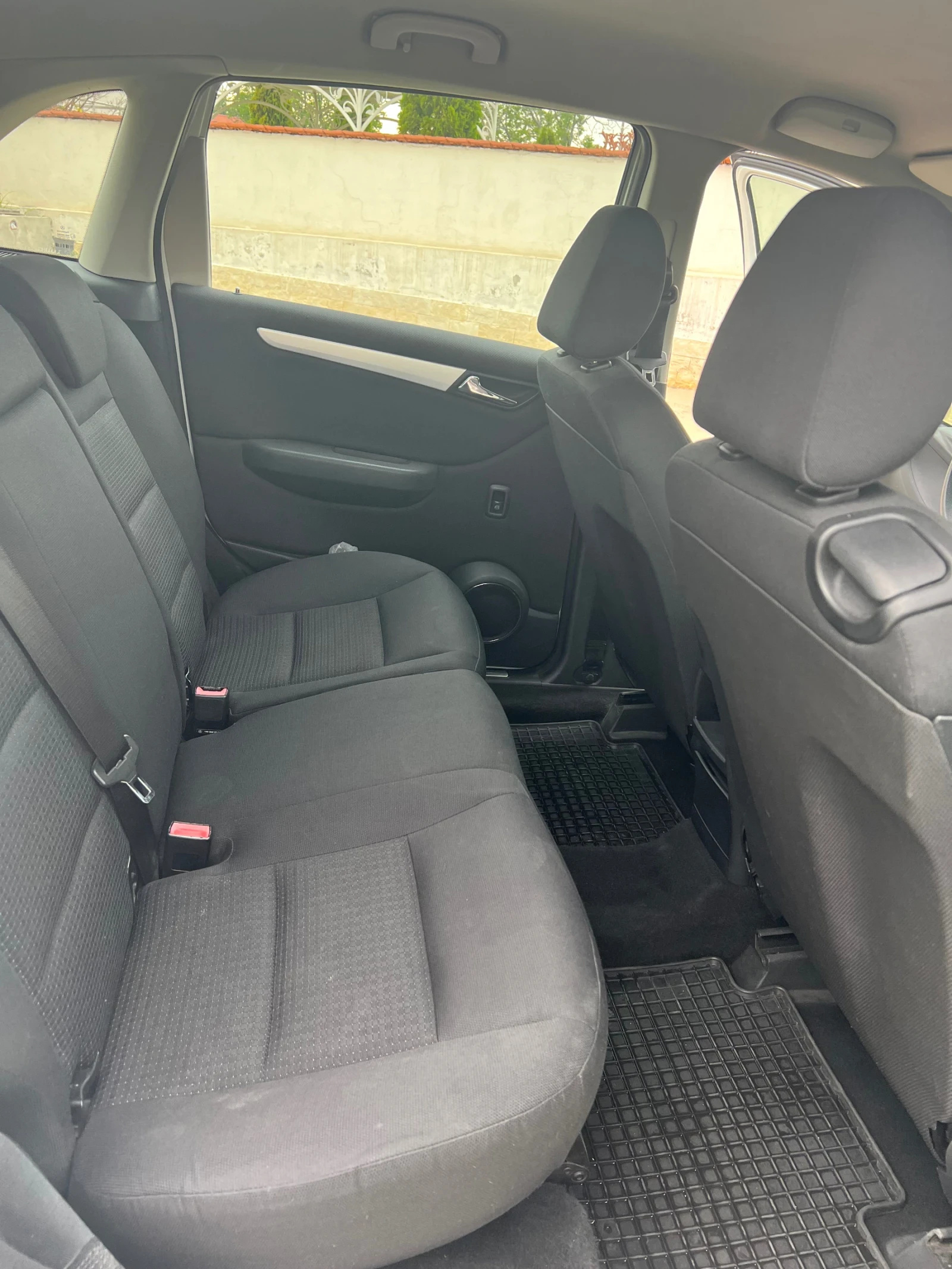 Mercedes-Benz B 180  - изображение 10