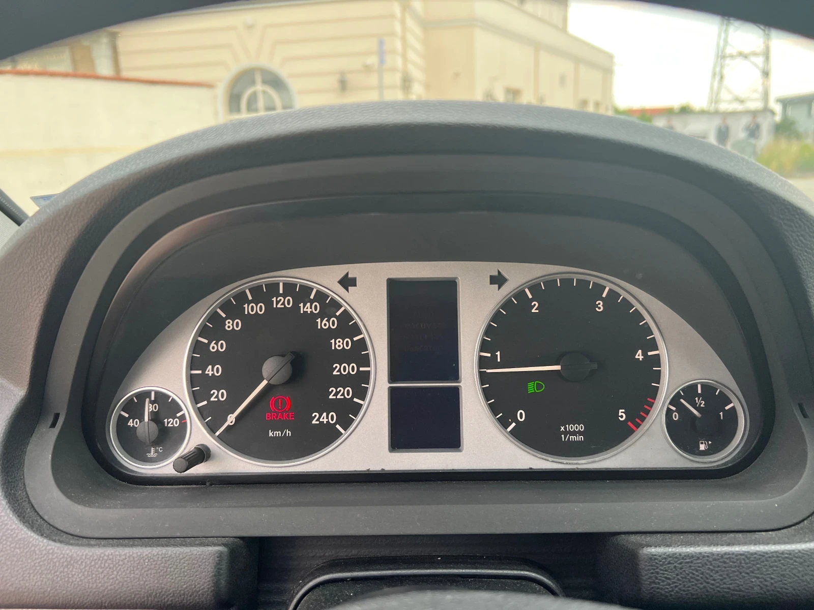 Mercedes-Benz B 180  - изображение 8