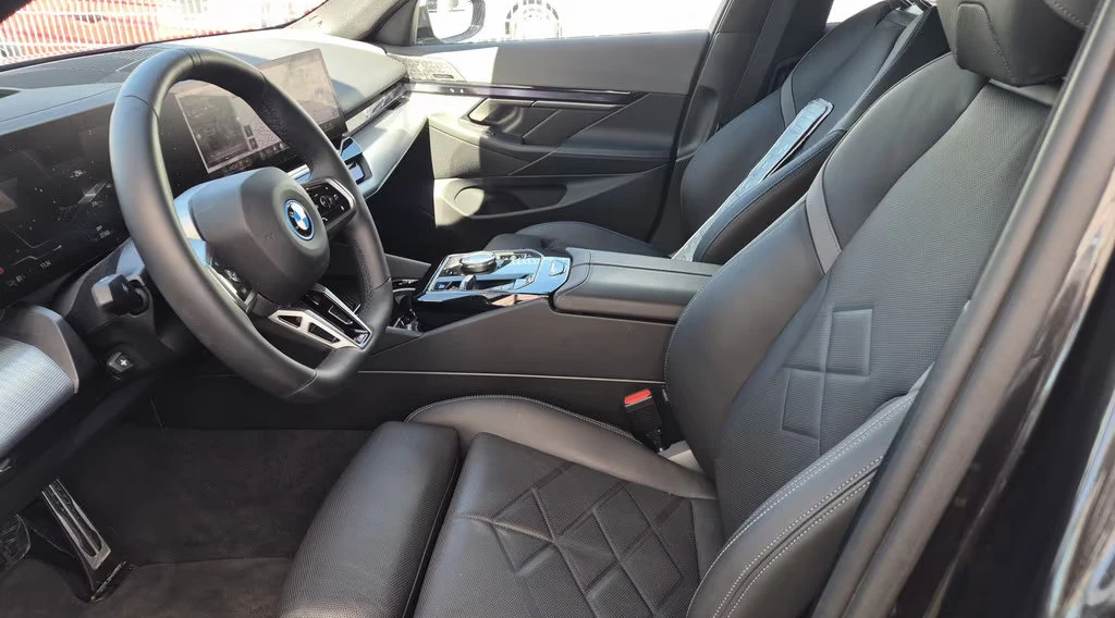 BMW i5 eDRIVE40/340HP/M-SPORT/360CAM/B&W/PDC/MEMO/560f - изображение 4