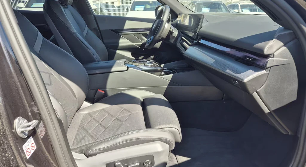 BMW i5 eDRIVE40/340HP/M-SPORT/360CAM/B&W/PDC/MEMO/560f - изображение 7