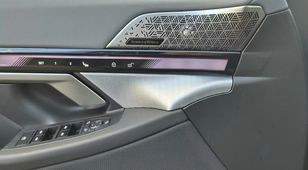 BMW i5 eDRIVE40/340HP/M-SPORT/360CAM/B&W/PDC/MEMO/560f - изображение 6