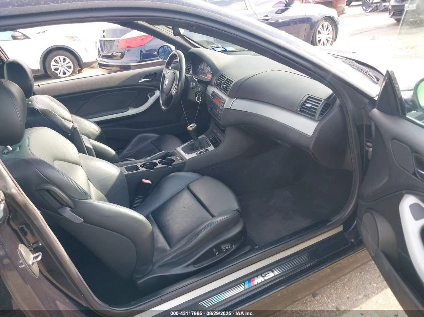 BMW M3 2004 BMW M3 - изображение 8