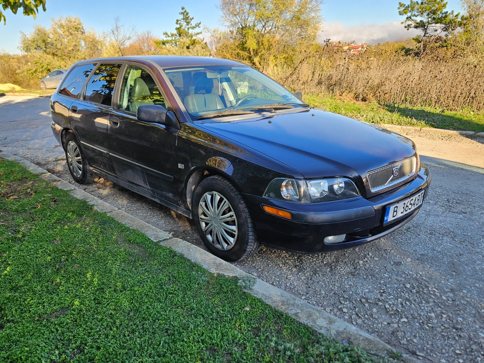 Volvo V40  - изображение 3