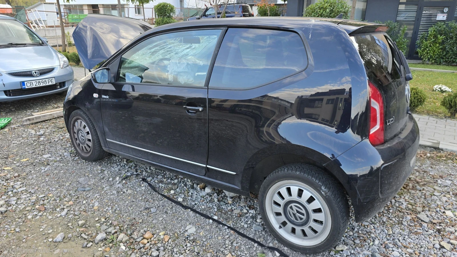 VW Up Black 1.0i - изображение 4