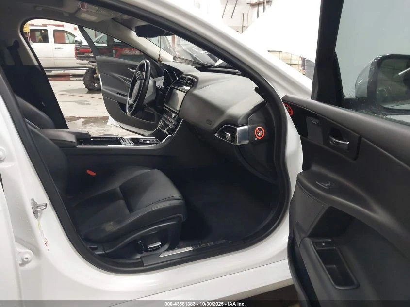 Jaguar XE 2.0L I-4 DI, DOHC, VVT, TURBO, 247HP Rear Wheel | Mobile.bg � ����������� 10