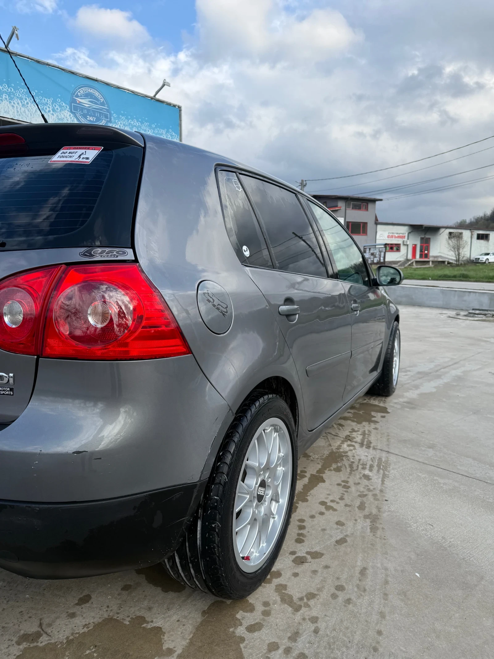 VW Golf 1.9tdi, снимка 3 - Автомобили и джипове - 54167643