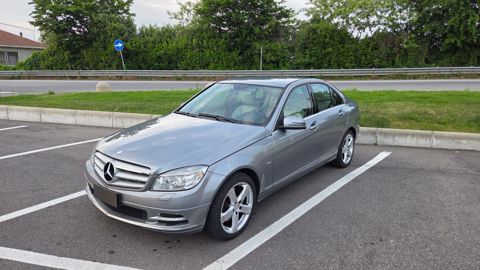 Mercedes-Benz C 350 C 350 V6 4Matic, снимка 2 - Автомобили и джипове - 54368530