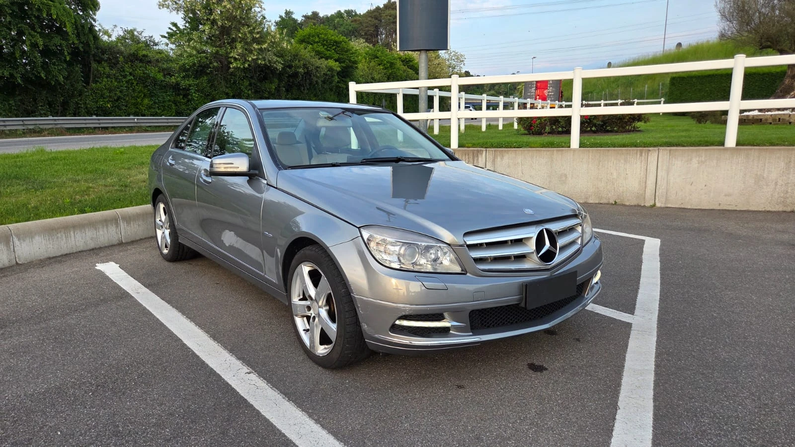 Mercedes-Benz C 350 C 350 V6 4Matic, снимка 4 - Автомобили и джипове - 54368530