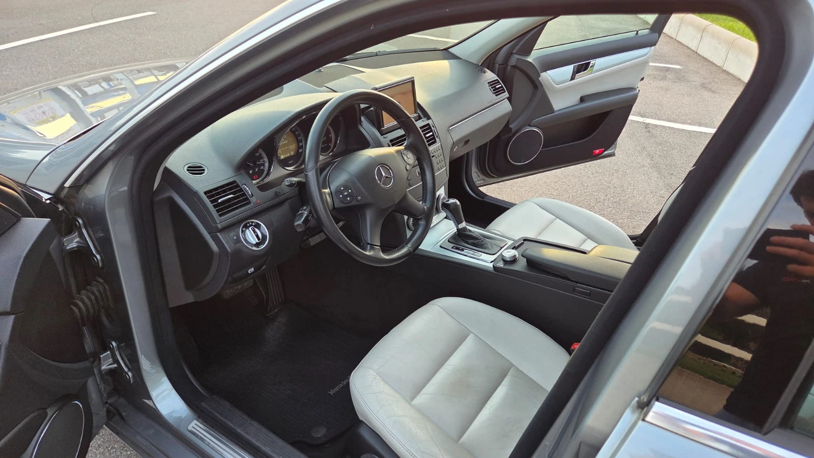 Mercedes-Benz C 350 C 350 V6 4Matic, снимка 11 - Автомобили и джипове - 54368530