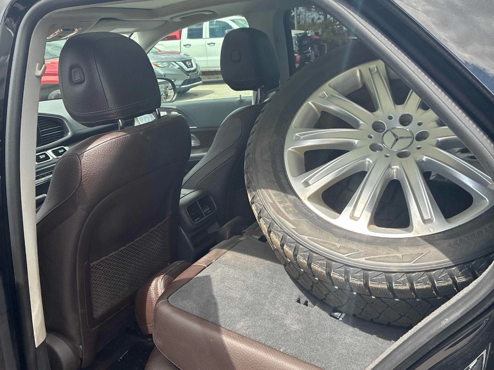Mercedes-Benz GLE 450 BURMESTER* PANO* СЛ.ЛЕНТИ* KEYLESS, снимка 10 - Автомобили и джипове - 54479934