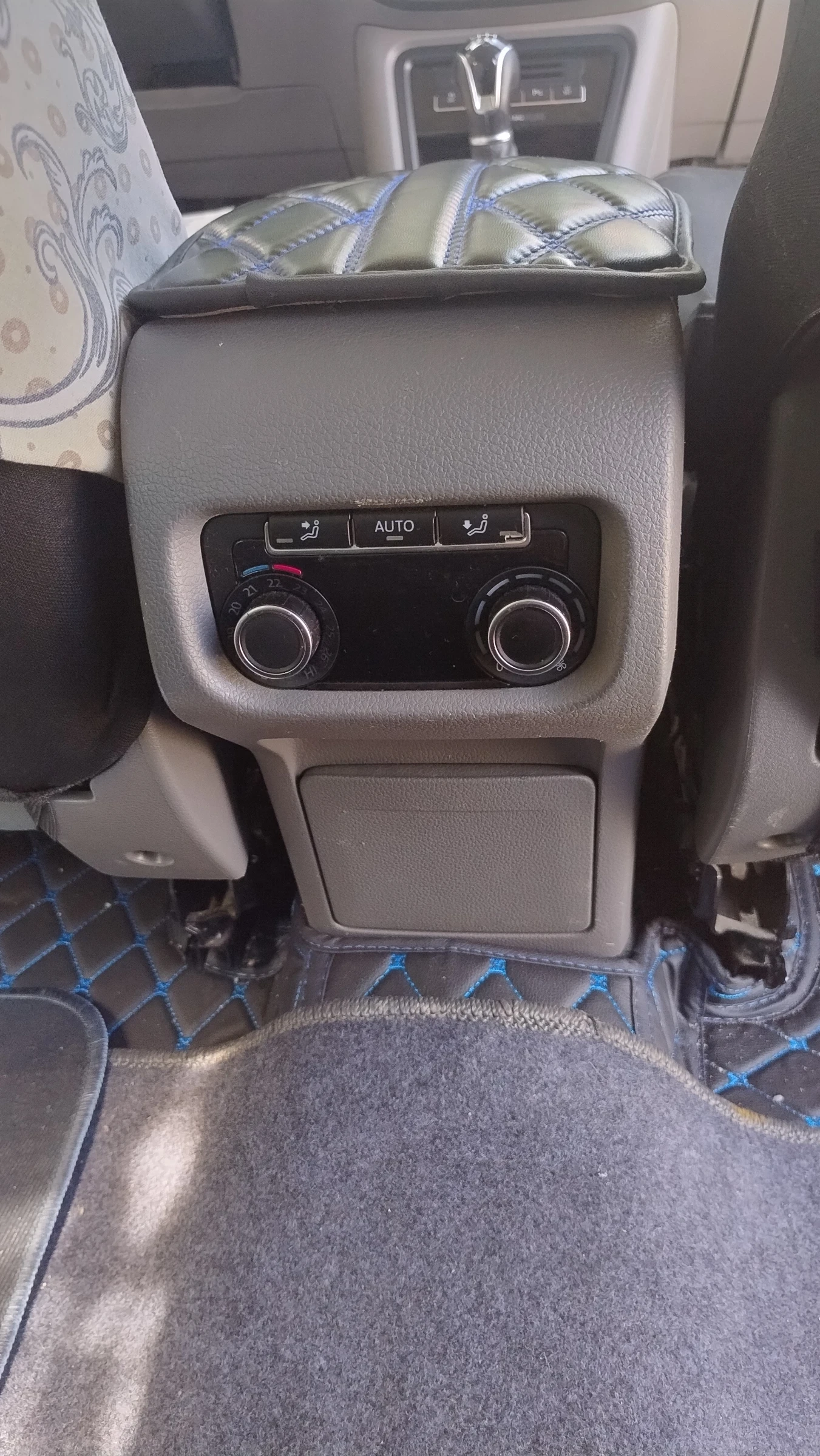 Seat Alhambra Ван, снимка 8 - Автомобили и джипове - 54652528