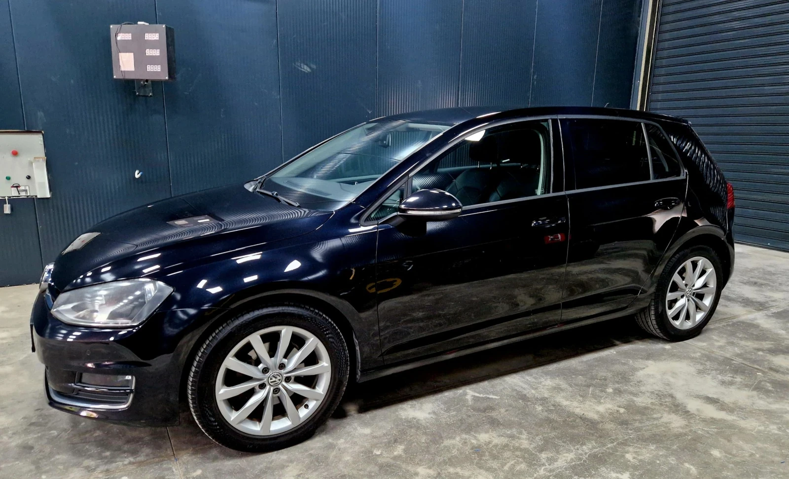 VW Golf VII 1.6 TDI Carat Bluemotion Tech, снимка 4 - Автомобили и джипове - 54747557