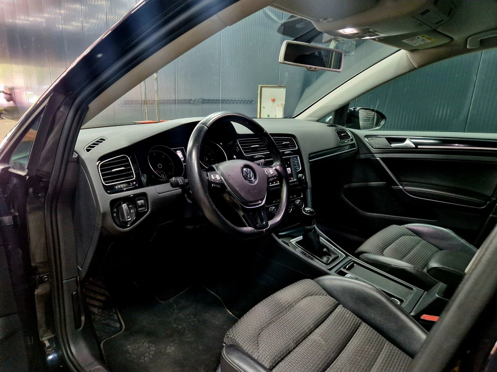 VW Golf VII 1.6 TDI Carat Bluemotion Tech, снимка 9 - Автомобили и джипове - 54747557