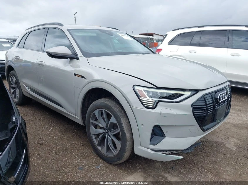 Audi E-Tron Premium Plus Quattro