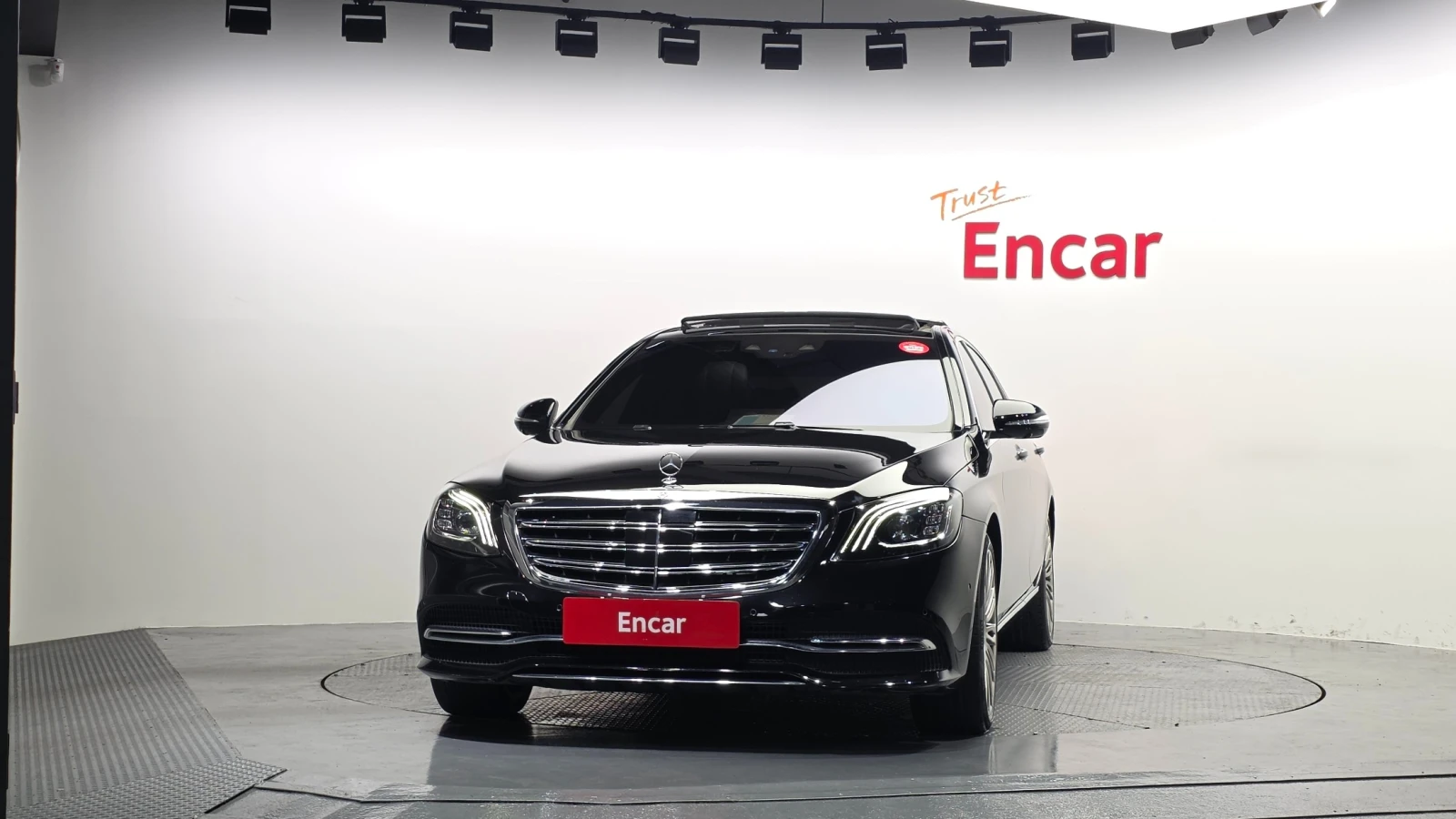 Mercedes-Benz S 560 LONG/ОБДУХВАНЕ/ПАНОРАМА/ДИСТРОНИК/360 КАМЕРИ, снимка 2 - Автомобили и джипове - 55352399