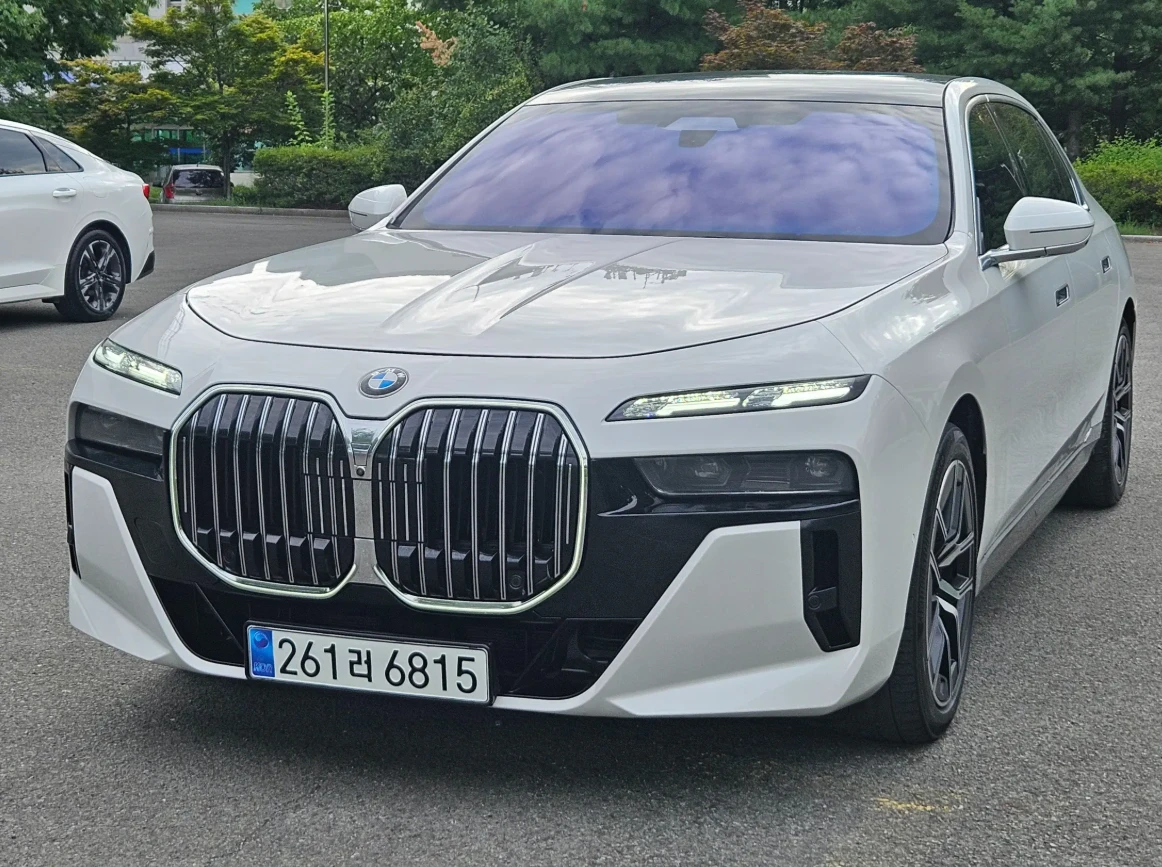 BMW 740 XDRIVE | M SPORT | TV SCREEN, снимка 4 - Автомобили и джипове - 55750520