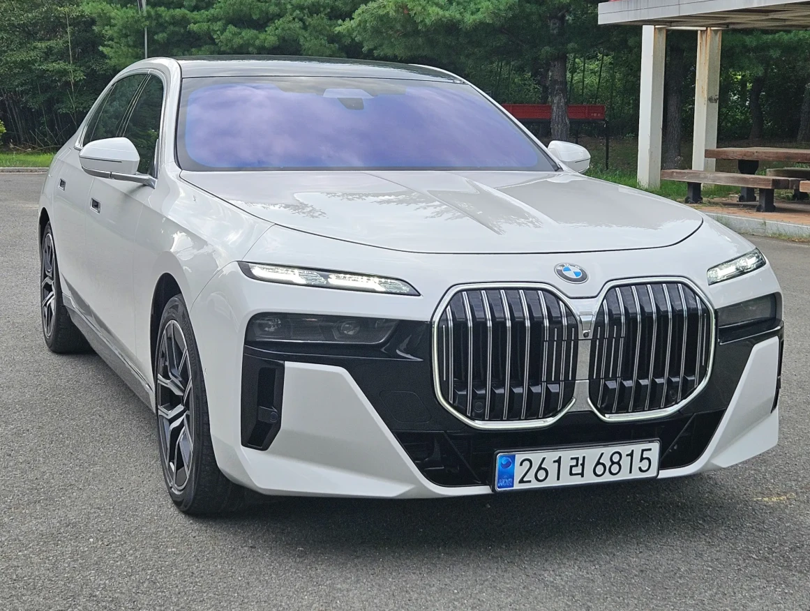 BMW 740 XDRIVE | M SPORT | TV SCREEN, снимка 3 - Автомобили и джипове - 55750520