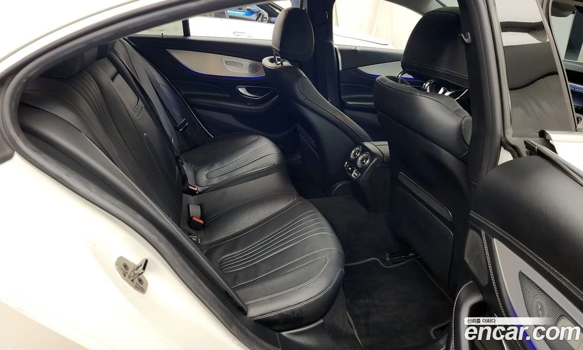 Mercedes-Benz CLS CLS400d 4MATIC, снимка 12 - Автомобили и джипове - 56116945