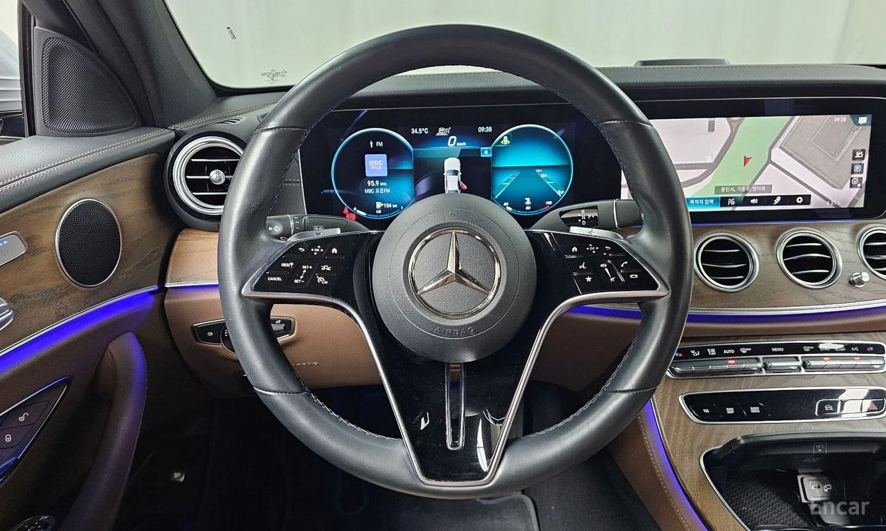 Mercedes-Benz E 220 4MATIC* ОБДУХВАНЕ* ДИСТРОНИК* 360КАМЕРА* ХЕДЪП* , снимка 8 - Автомобили и джипове - 56141270