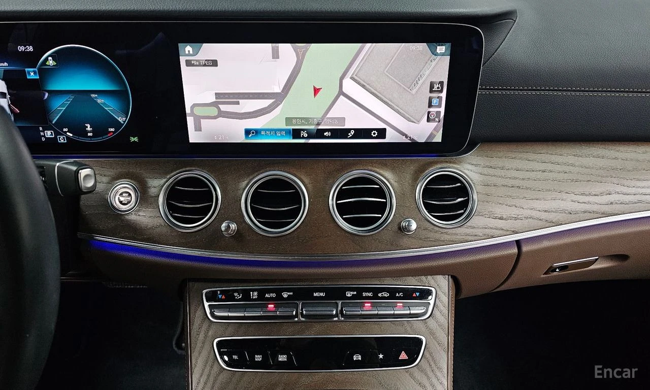 Mercedes-Benz E 220 4MATIC* ОБДУХВАНЕ* ДИСТРОНИК* 360КАМЕРА* ХЕДЪП* , снимка 9 - Автомобили и джипове - 56141270