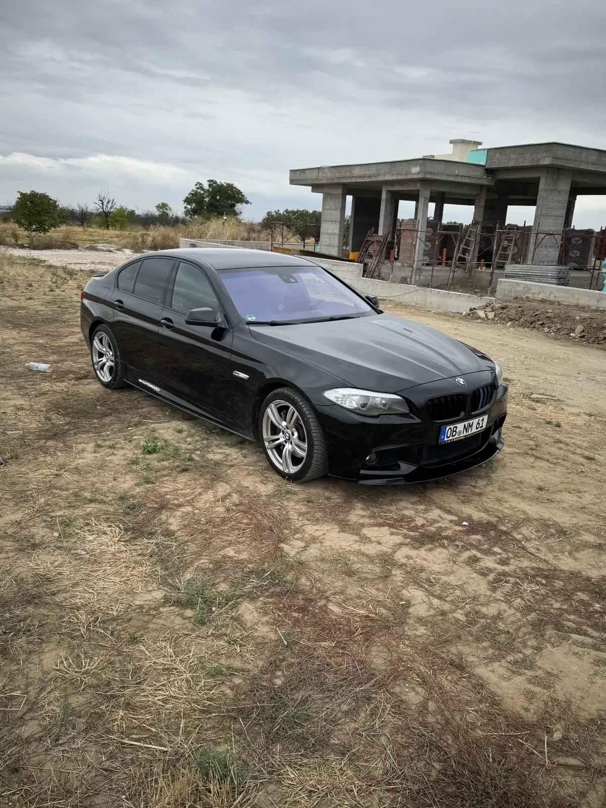 BMW 530 Distrinik top top top, снимка 2 - Автомобили и джипове - 56234179