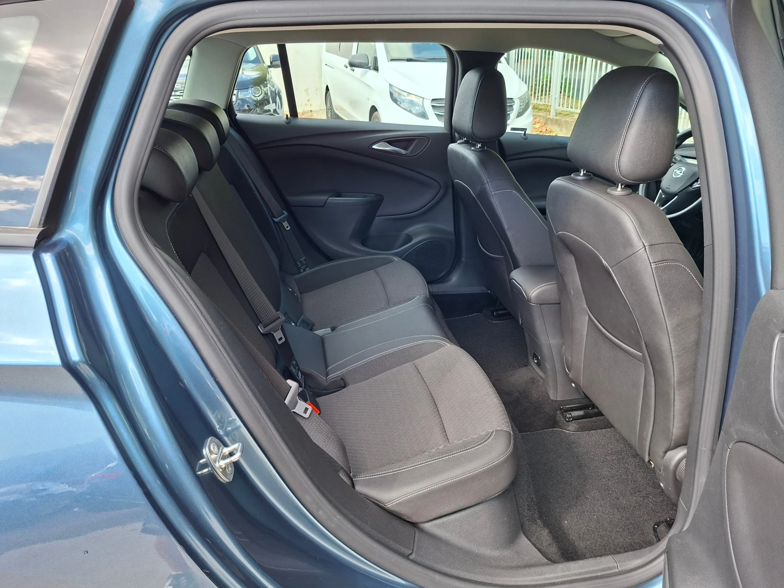 Opel Astra 1.6/160KS/BITURBO, снимка 13 - Автомобили и джипове - 56313224