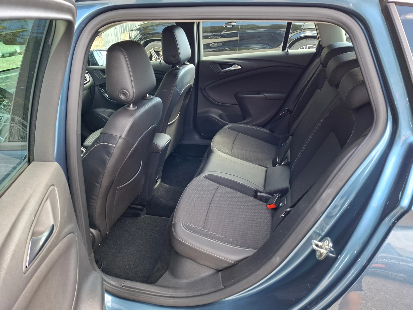 Opel Astra 1.6/160KS/BITURBO, снимка 11 - Автомобили и джипове - 56313224