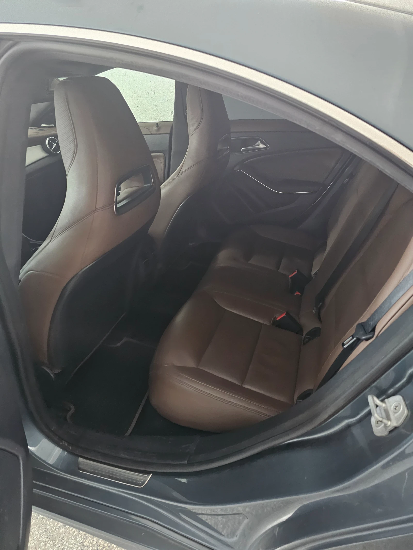 Mercedes-Benz CLA 220, снимка 8 - Автомобили и джипове - 56639133