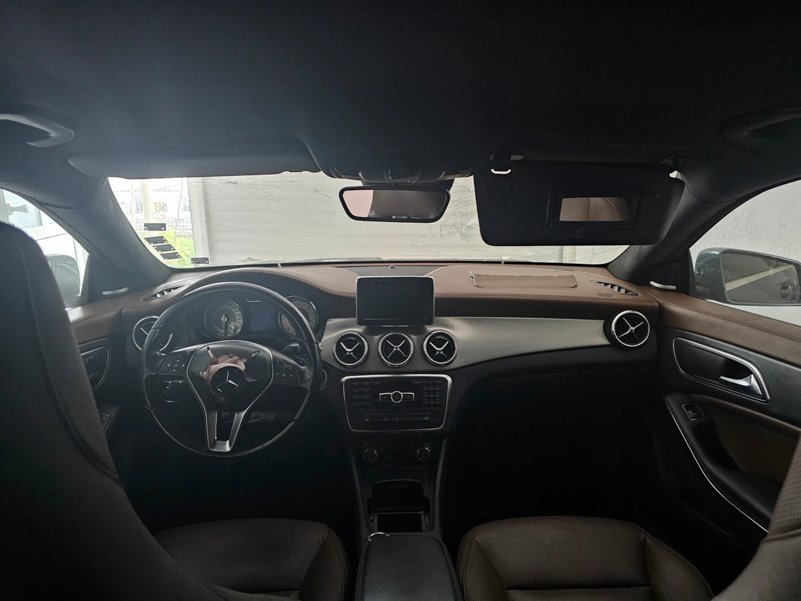 Mercedes-Benz CLA 220, снимка 6 - Автомобили и джипове - 56639133