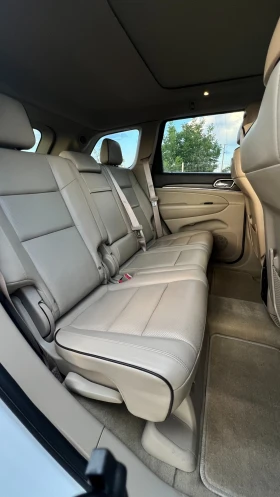 Jeep Grand cherokee OVERLAND, снимка 17