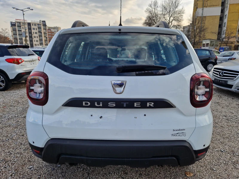 Dacia Duster 1.0/фабрична газ, снимка 6 - Автомобили и джипове - 47052315