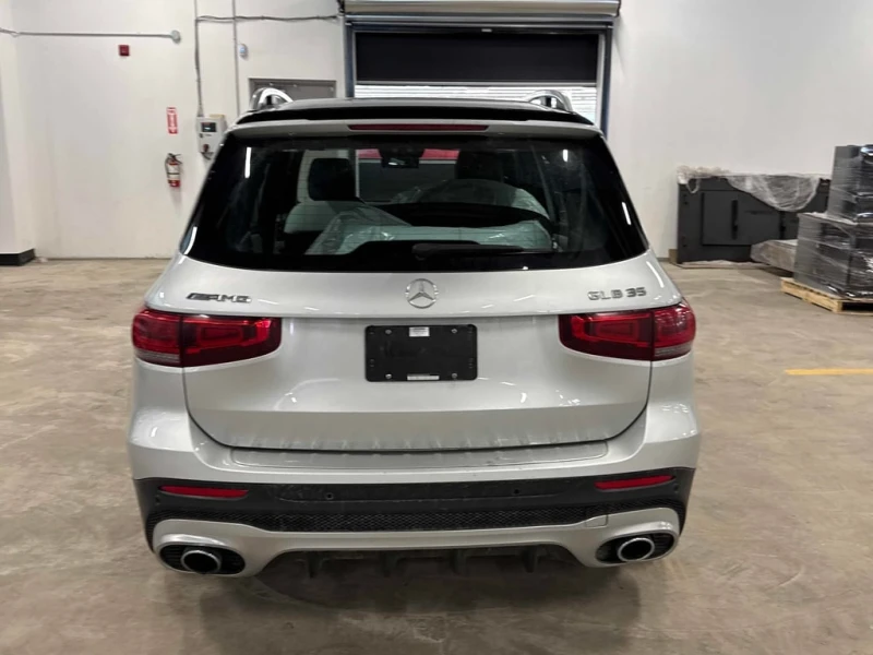 Mercedes-Benz GLB * AMG 35 * CARFAX * БЕЗ ПЪРВОНАЧАЛНА ВНОСКА, снимка 4 - Автомобили и джипове - 53057005