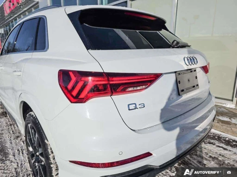 Audi Q3 * Progressiv | Apple CarPlay | Leather | Moonroof , снимка 8 - Автомобили и джипове - 53526231