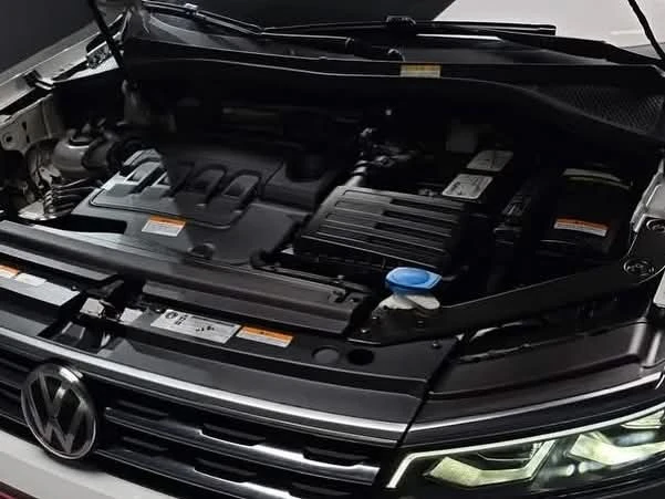 VW Tiguan 2.0, снимка 4 - Автомобили и джипове - 53375121