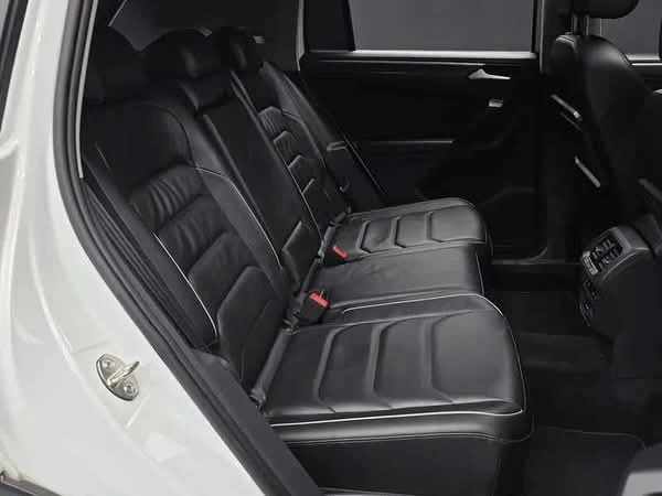 VW Tiguan 2.0, снимка 7 - Автомобили и джипове - 53375121