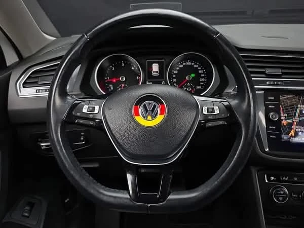 VW Tiguan 2.0, снимка 9 - Автомобили и джипове - 53375121