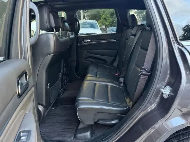 Jeep Grand cherokee Overland, снимка 13 - Автомобили и джипове - 54809700