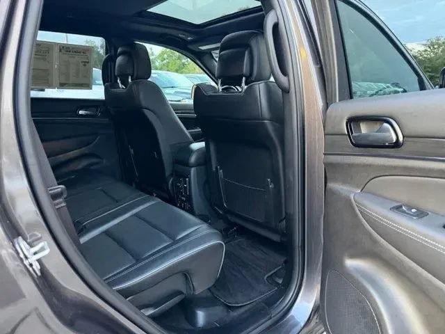 Jeep Grand cherokee Overland, снимка 12 - Автомобили и джипове - 54809700