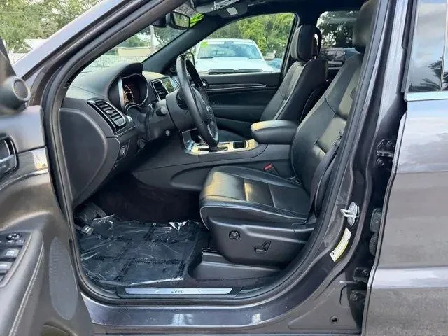 Jeep Grand cherokee Overland, снимка 15 - Автомобили и джипове - 54809700