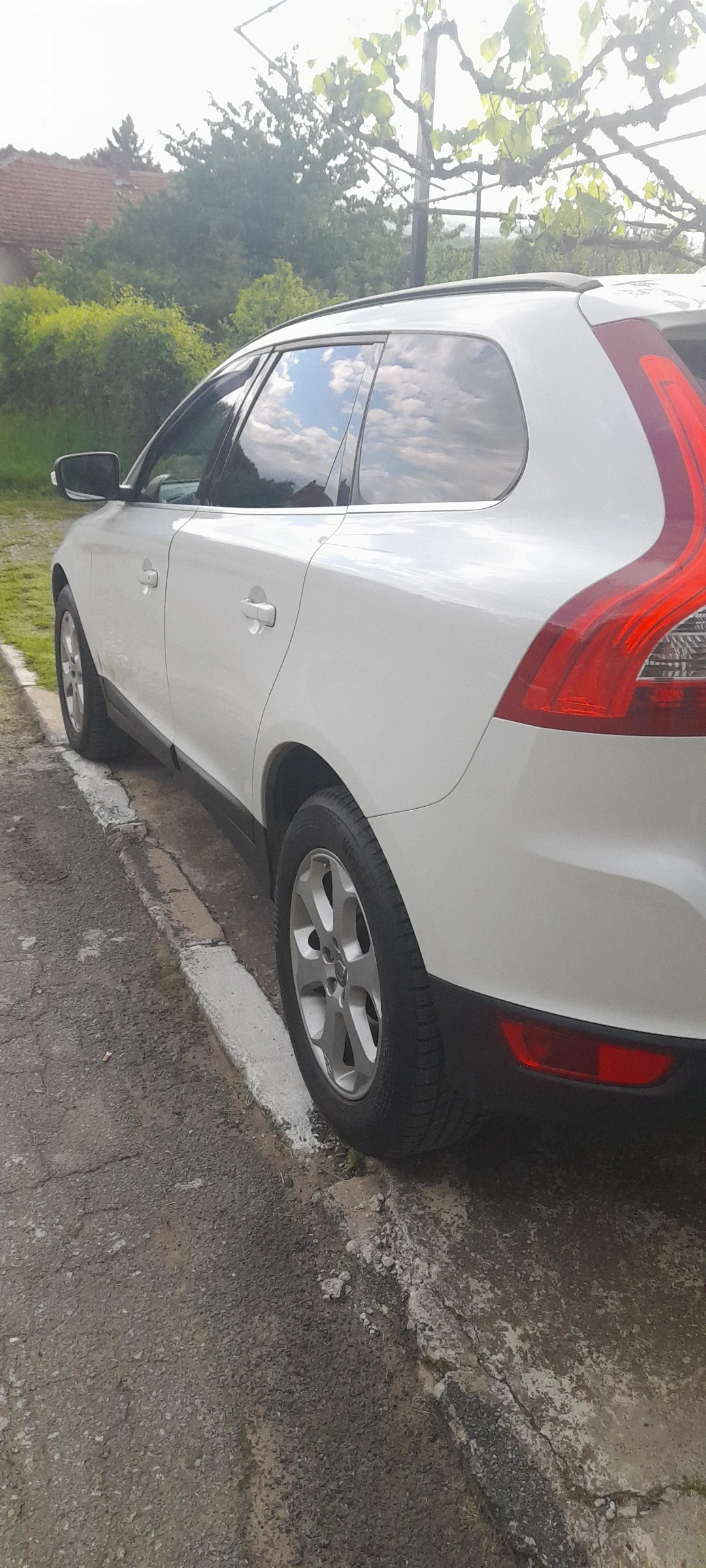 Volvo XC60 D5 AWD 205к.с - изображение 4